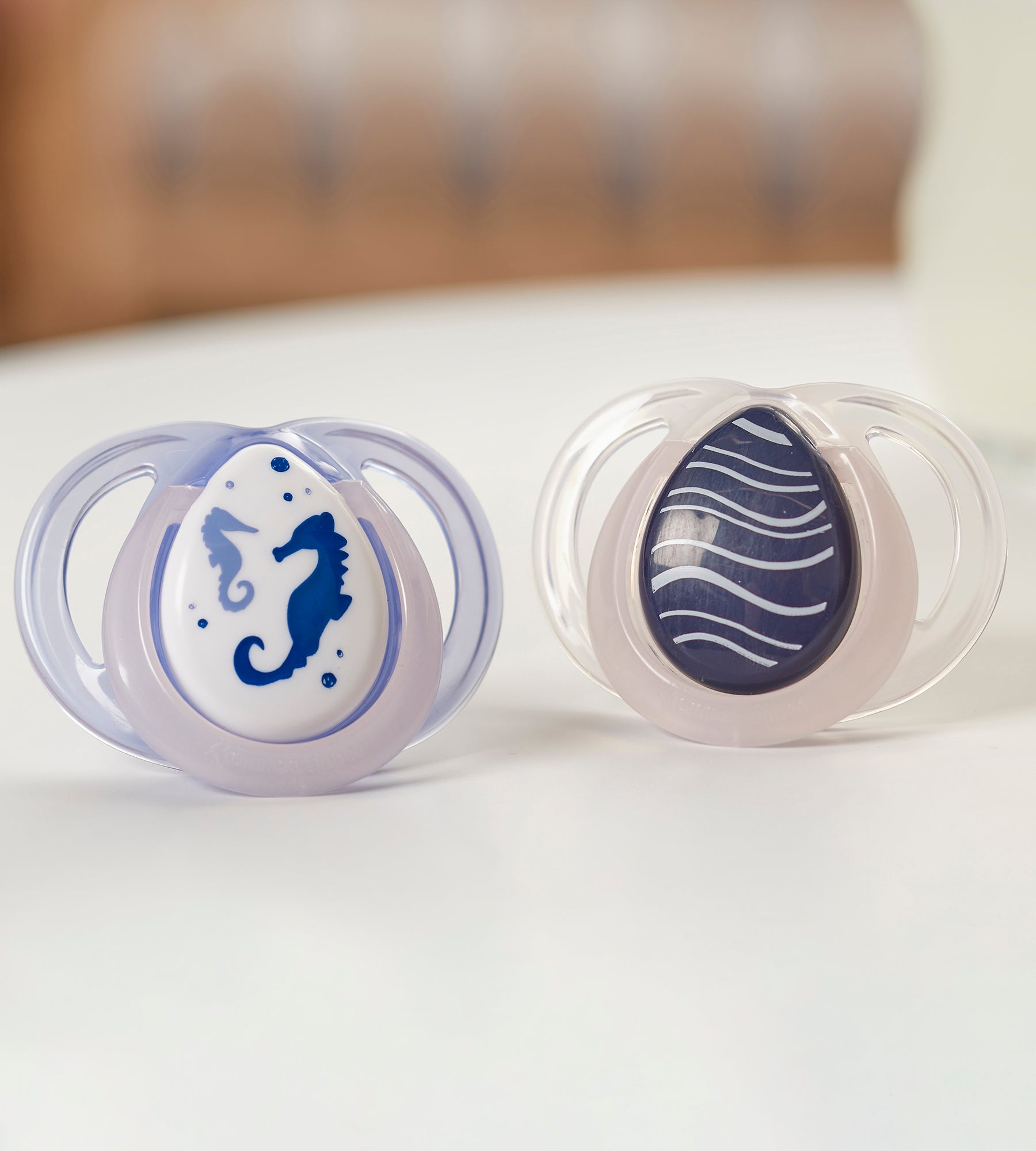 0-6M Soother Night Time 2-PK With Case Tommee Tippee 433372