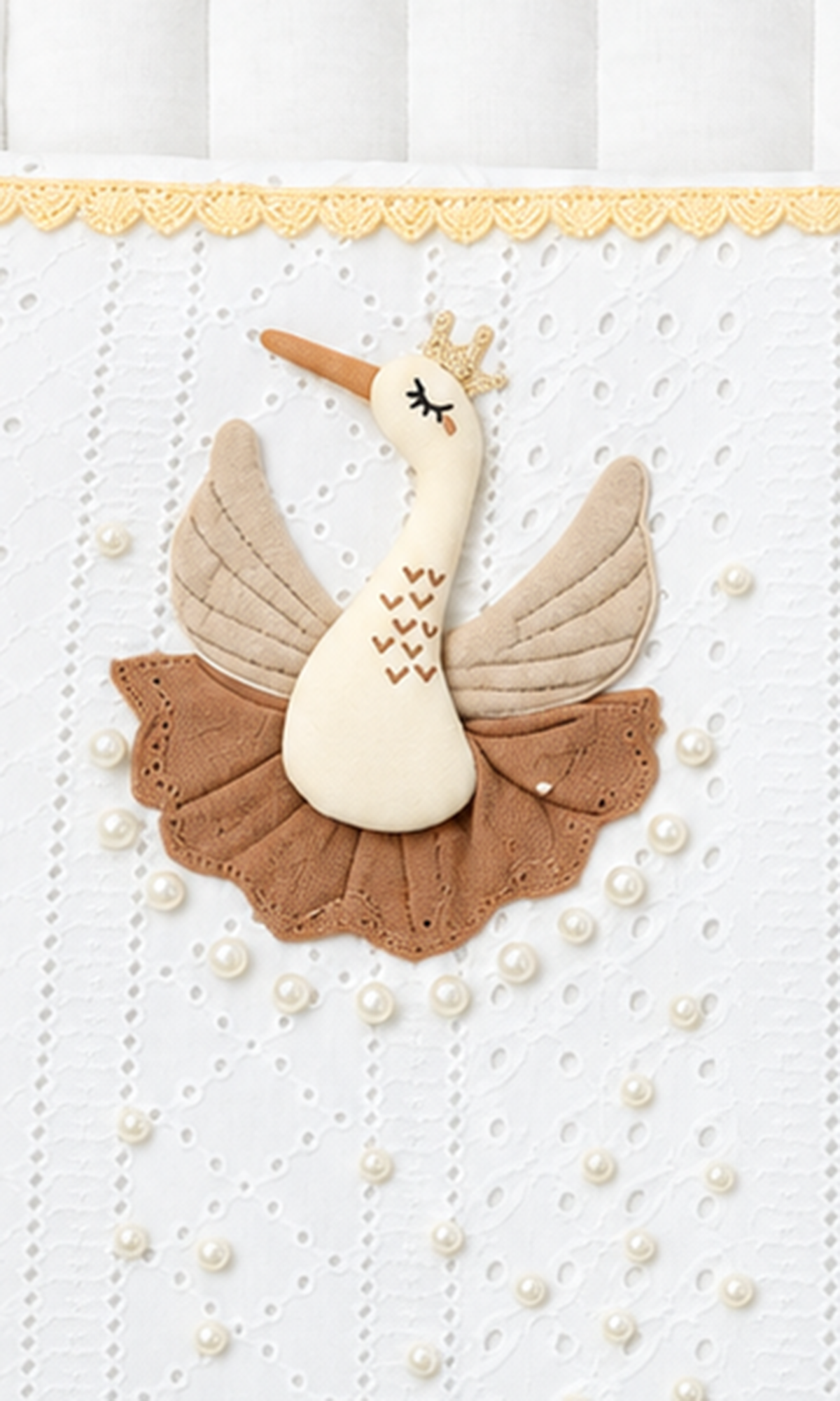 Baby Carry Nest White Peacoc Design